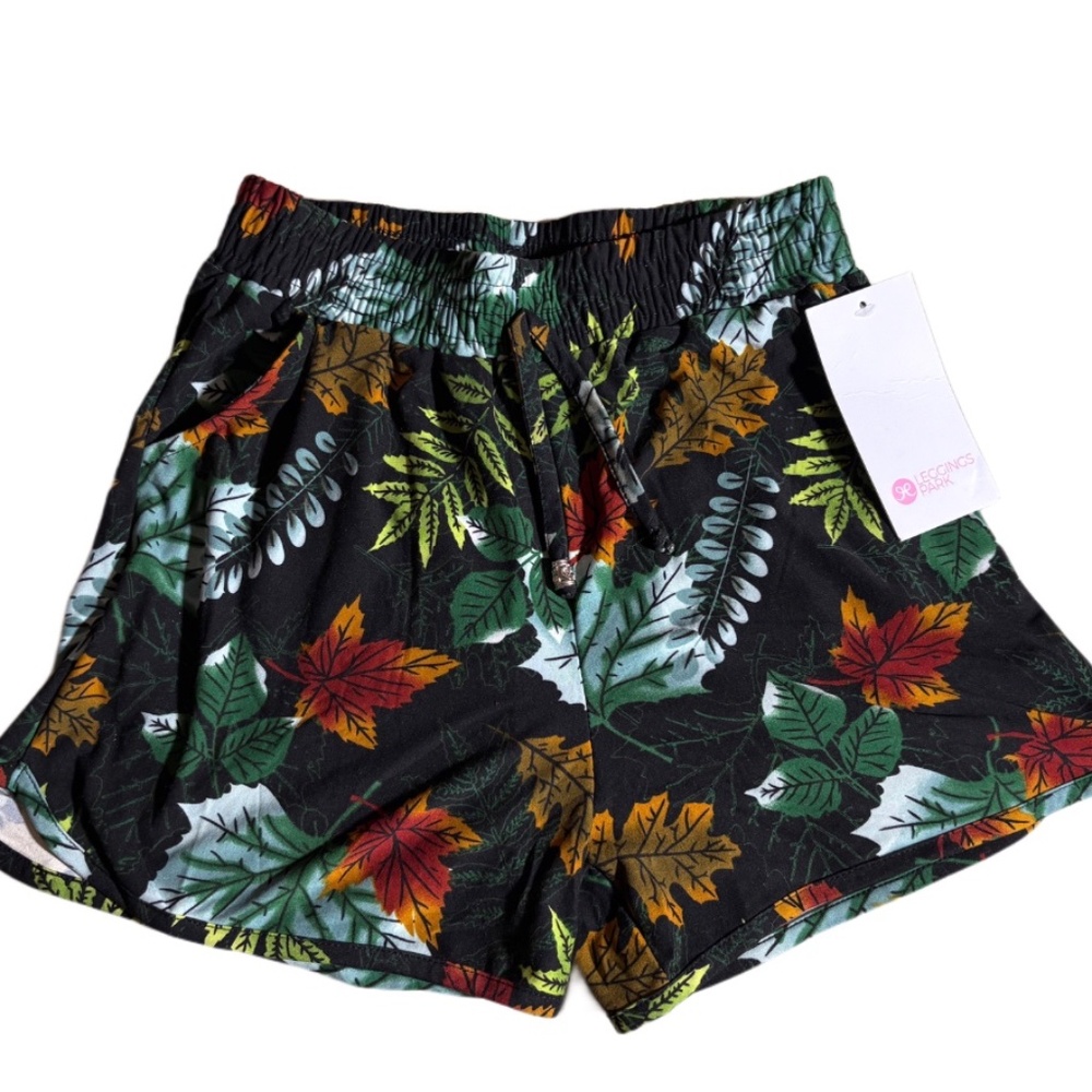 Buttery Soft Black & Floral Foliage Shorts, Leggings Park, Velvet, S, M, Nwt